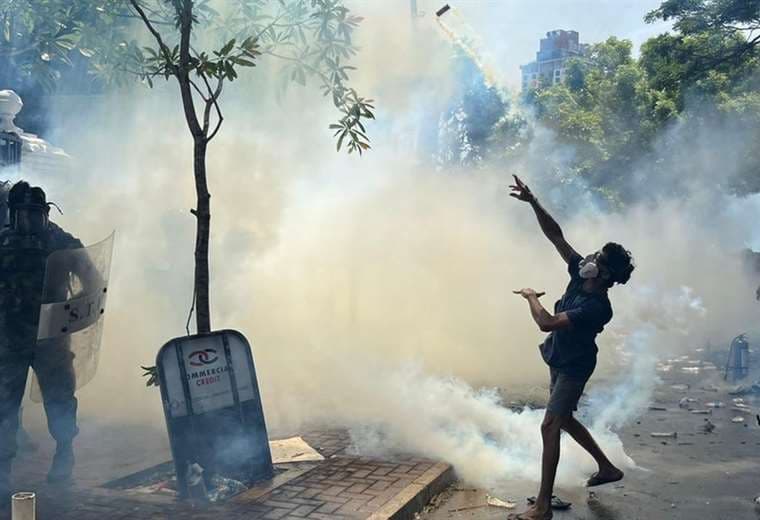 Sri Lanka: las imágenes de las protestas masivas que provocaron la huida del presidente del país