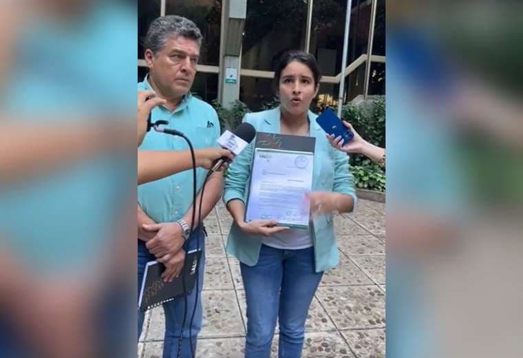Paola Aguirre, Asambleísta departamental presenta propuesta de ley