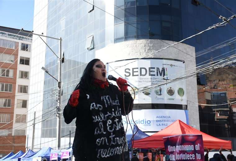 Marcha que exige “billetera móvil” en el subsidio toma las calles de La Paz