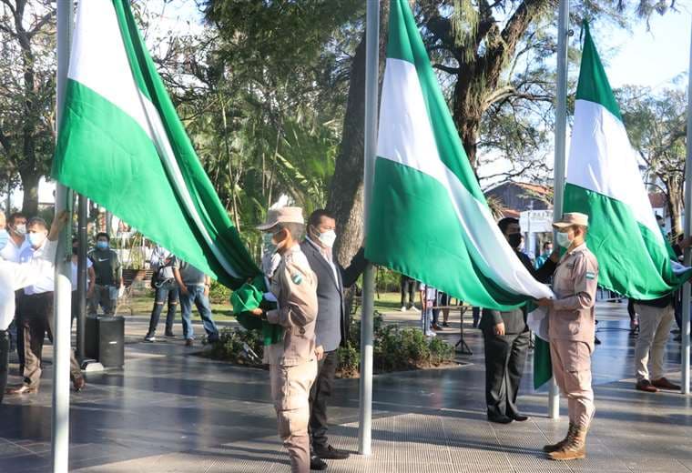 El alcalde en el acto de la bandera cruceña (Foto: Juan Carlos Torrejón)