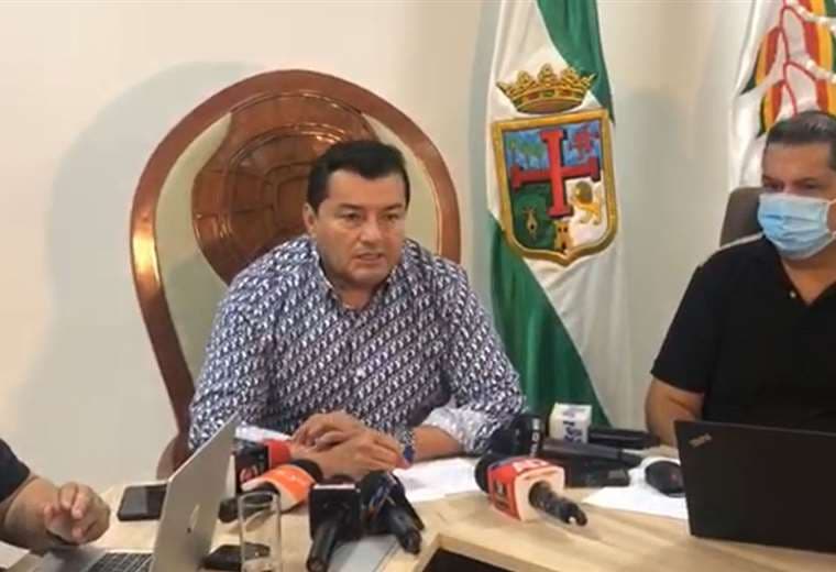 Alcalde Jhonny Fernández evalúa el paro