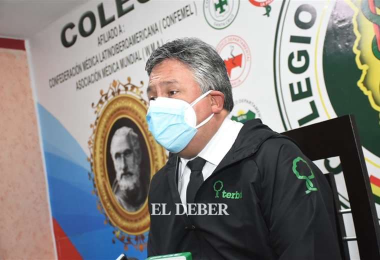 El titular del Colegio Médico de Bolivia, Luis Larrea / Foto: EL DEBER