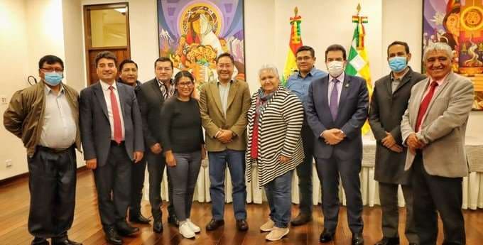 La foto oficial del Presidente con los alcaldes 