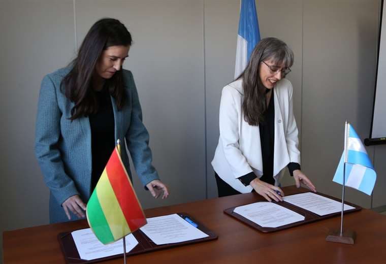 Firma del Acuerdo de Cooperación. Foto CNEA