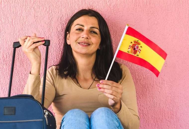 4 cambios en la ley migratoria de España que permitirán a miles de extranjeros trabajar y residir de forma legal en el país