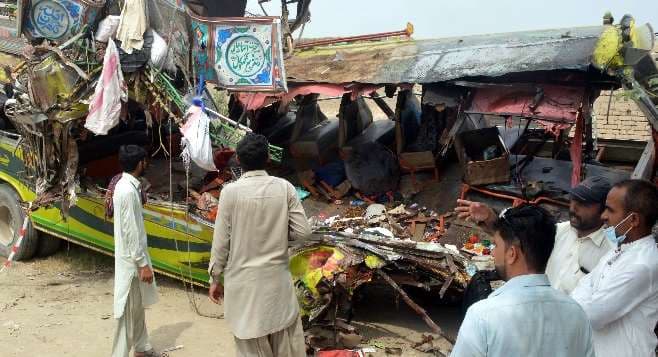 Los accidentes son habituales en Pakistán debido al mal estado de las carreteras