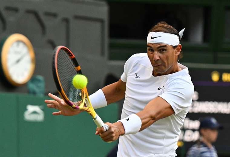 Rafael Nadal ya está en cuartos de final en Wimbledon. Foto. AFP