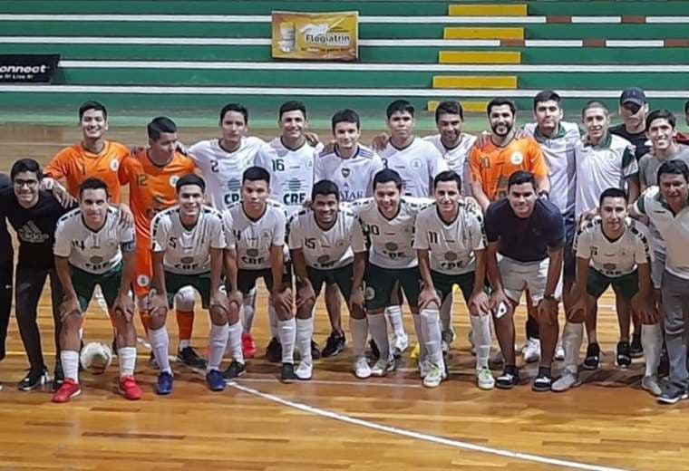 El equipo de CRE, único representante cruceño en la Liga Nacional de Futsal. Foto: CRE