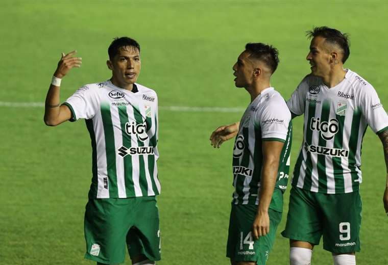 Ronaldo Sánchez, Juan Mercado y Facundo Suárez, jugadores de Oriente. Foto: F. Landívar