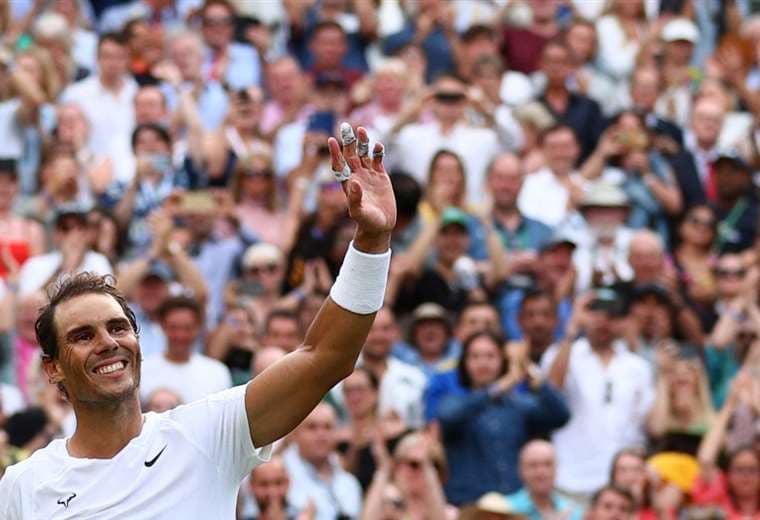Rafael Nadal festeja su victoria ante Taylor Fritz en Wimbledon. AFP