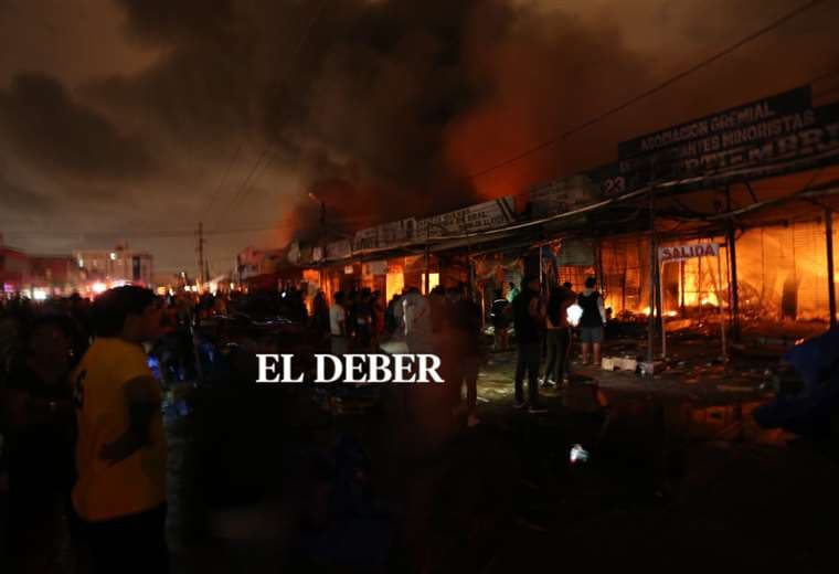 Incendio en el Mercado Mutualista/ Foto: Jorge Ibańez