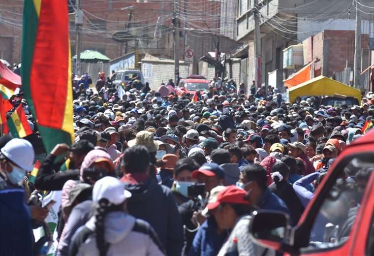 Masiva concentración de cocaleros en La Paz I APG Noticias.