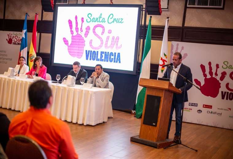 La Gobernación desarrolló la primera cumbre contra la violencia Foto: Gobernación 