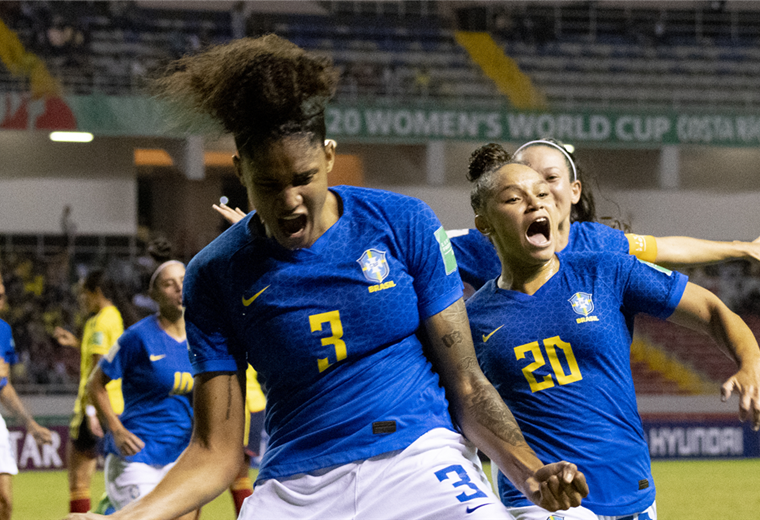 Las jugadoras de Brasil celebran el triunfo ante Colombia. Foto. AFP