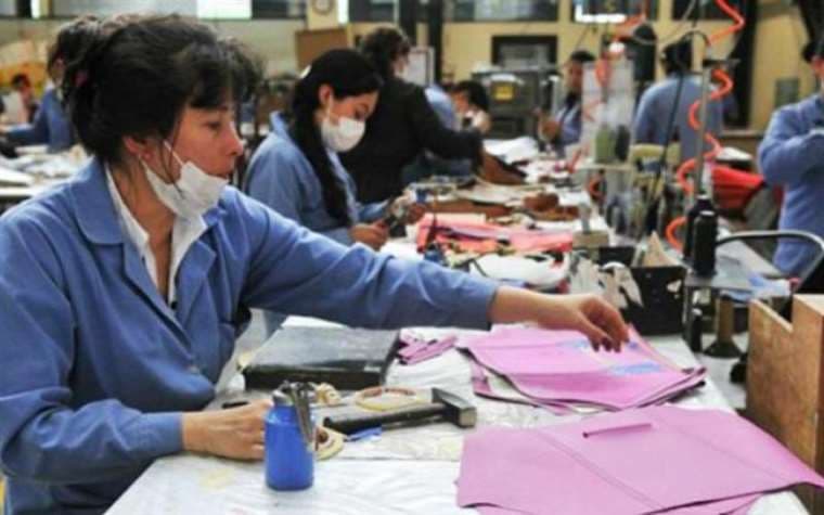 Confección de textiles. Foto: Senado