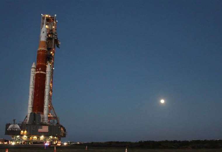 NASA cancela lanzamiento el lunes de megacohete a la Luna