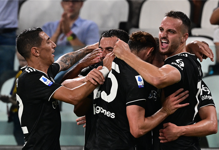 Los jugadores de la Juventus celebran el triunfo ante La Spezia. Foto. AFP