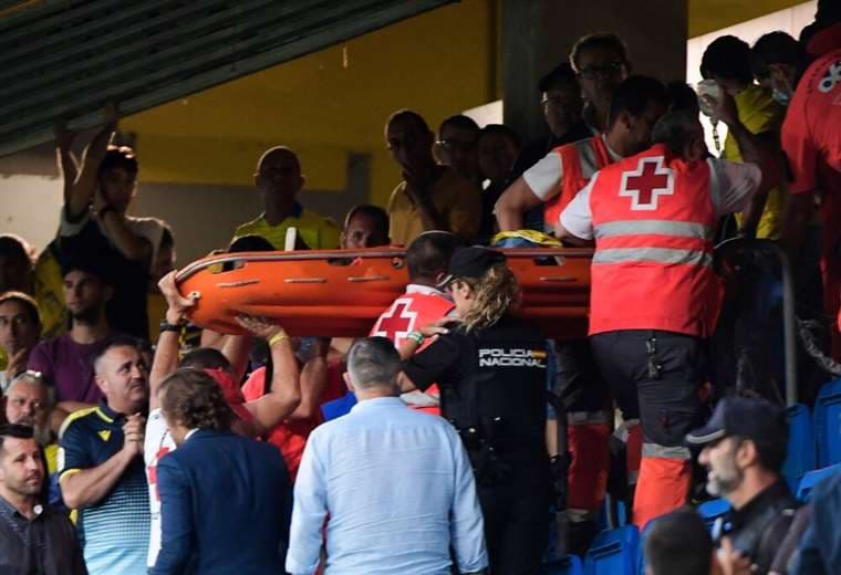 Hincha sufrió un infarto en el partido entre el Cádiz y el Barcelona. AFP