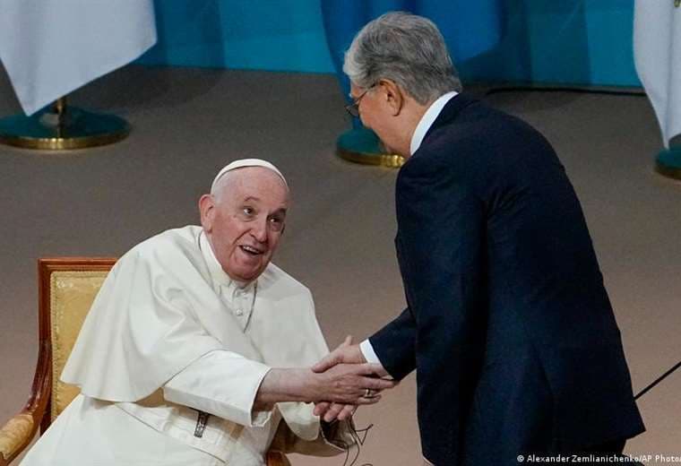 Papa pide fin de "trágica e insensata guerra" en Ucrania