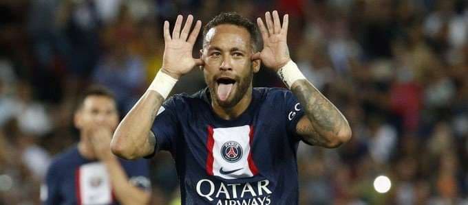 Neymar fue amonestado por este festejo.