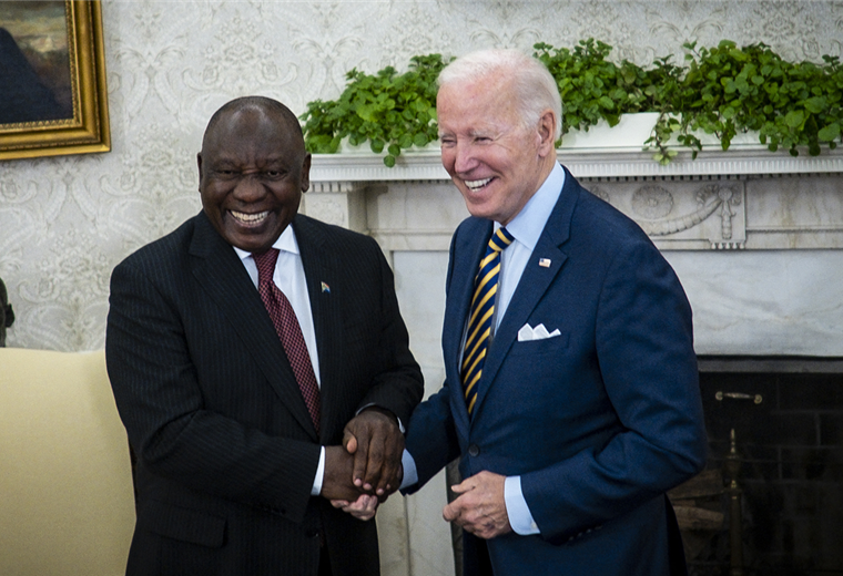 El presidente de EEUU, Joe Biden, recibe a su par de Sudáfrica, Cyril Ramaphosa. Foto. AFP