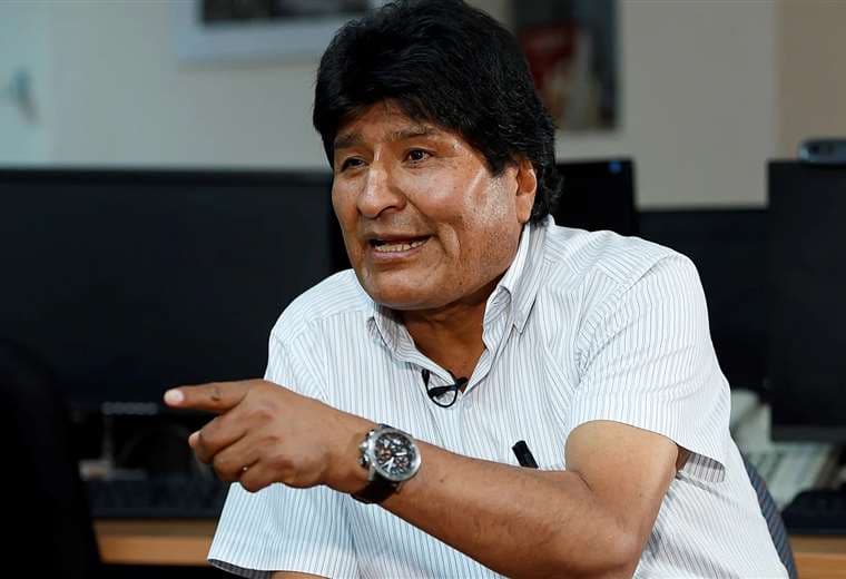 Evo Morales tiene un programa radial que se emite cada domingo