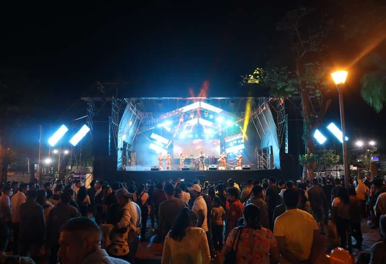 El sábado el público disfruto de la oferta musical en la Expocruz/ Foto: Fexpocruz