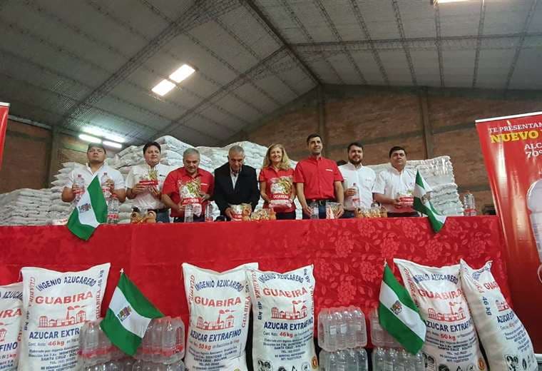 El presidente del Ingenio Azucarero Guabirá junto a los ejecutivos dio el anuncio