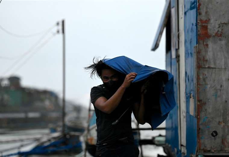 El tifón Noru obliga a mucho filipinos a buscar refugio seguro Foto AFP