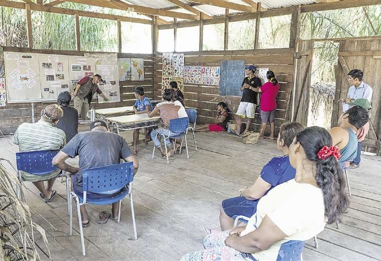 Los indígenas araonas reciben capacitaciones sobre sus derechos