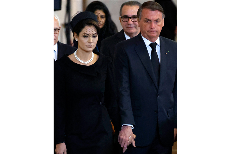 Michelle Bolsonaro y su esposo Jair /Foto: AFP
