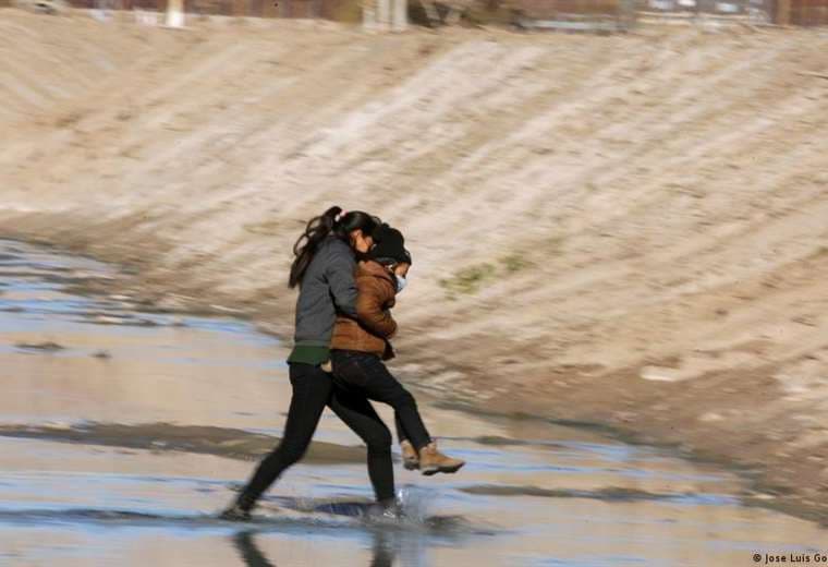 Ocho migrantes mueren al cruzar el río Bravo rumbo a EEUU
