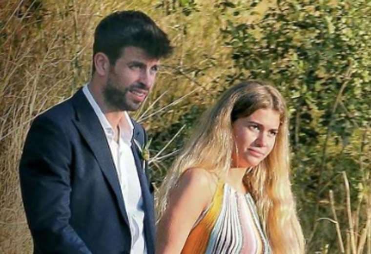 La novia de Piqué reaparece más arreglada tras las duras críticas que recibió por su pelo
