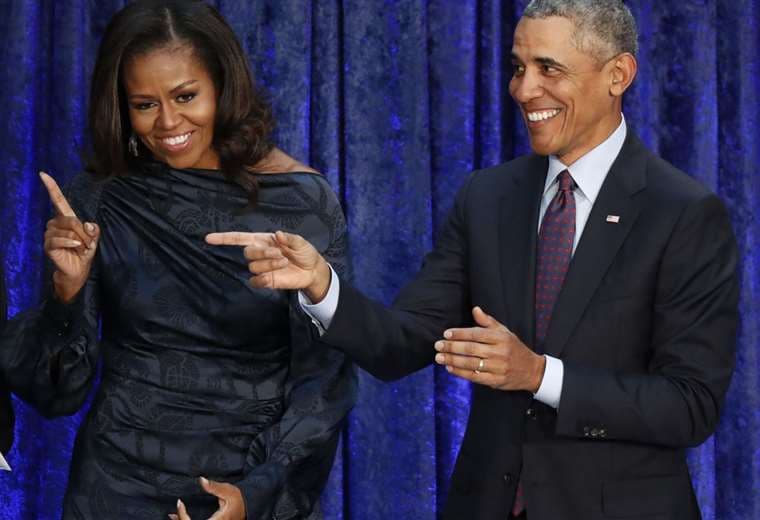 Con humor y seriedad, los Obama develan sus retratos en la Casa Blanca