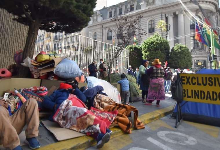 La vigilia en La Paz no cede y los campesinos acamparon en la calle (Foto: APG Noticias)