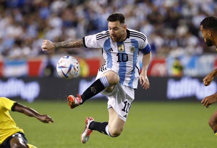 Messi deslumbró en media hora y Argentina goleó (3-0) a Jamaica en amistoso