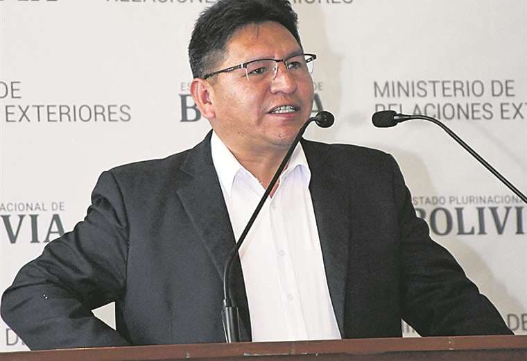 Vicecanciller cuestiona el veto de Perú a 9 bolivianos y MAS desafía a detener a Evo