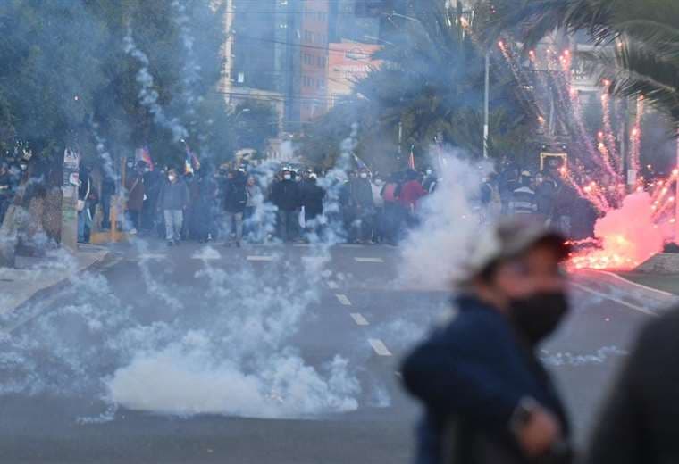 Nueve ciudades marchan por la democracia; el MAS atacó la protesta pacífica en La Paz