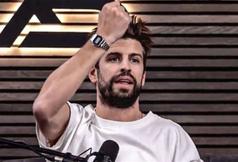 El exjugador del Barcelona regaló a cada colega de a un reloj