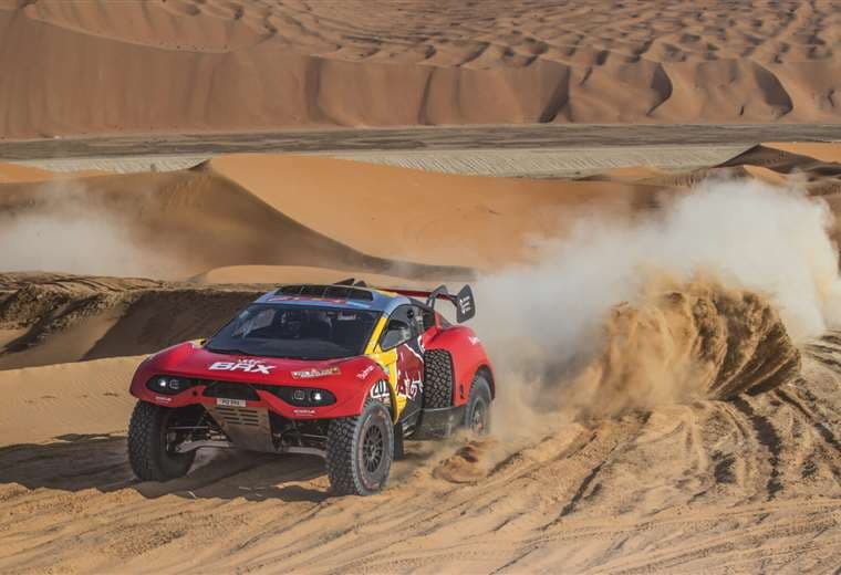 Benavides gana en el Dakar y peleará por el triunfo final, Loeb hace historia
