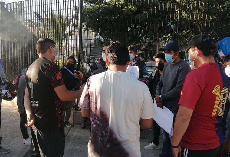 Familiares y amigos del motociclista arrollado en puertas del Tribunal 