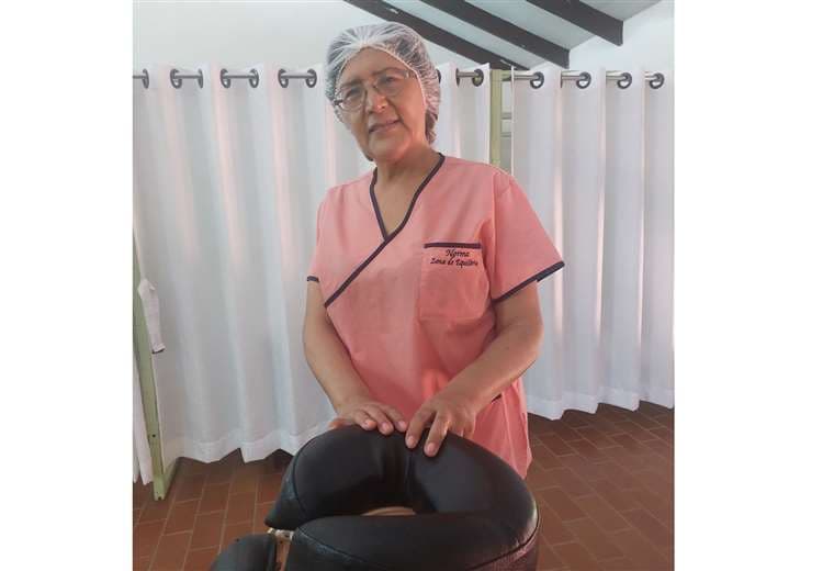 La inspiradora historia de Norma, la enfermera que perdió la visión y ahora brinda sanación con sus manos