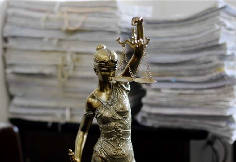 Fiscalía apela detención domiciliaria para exjueza que acumula 11 procesos en su contra