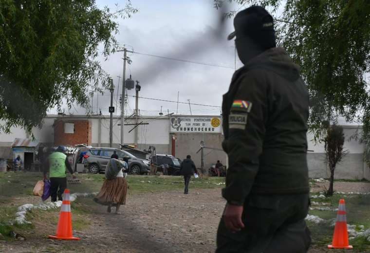 Régimen Penitenciario prepara informe sobre cámara oculta hallada en la celda del gobernador Camacho 
