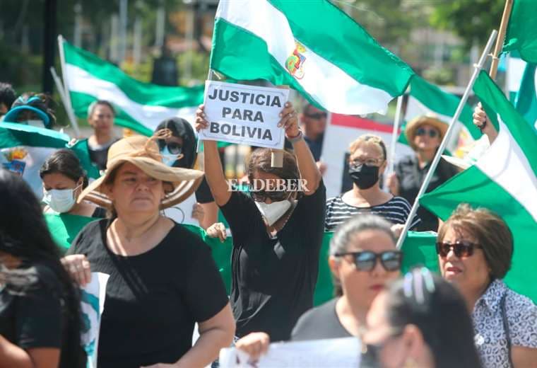 Marcha de 'Viuditas de la justicia' convoca al cabildo nacional. Foto: F. Landívar