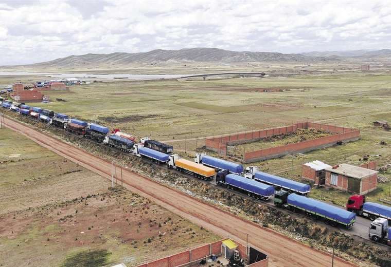 Industriales cuantificaron más de 400 camiones varados en la frontera con Perú