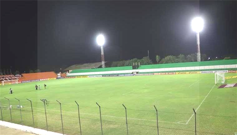 Estadio Gilberto Parada de Montero 