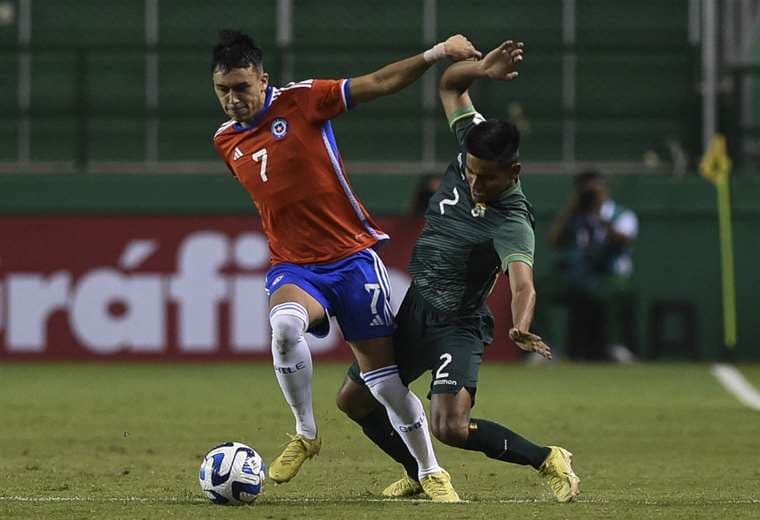 Imagen del encuentro entre Chile y Bolivia por el Sudamericano Sub-20. AFP