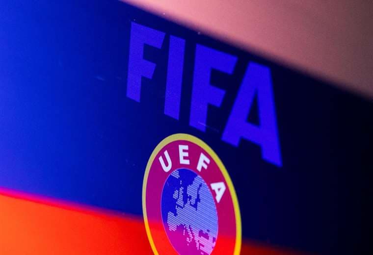 Logo de la FIFA y UEFA. 