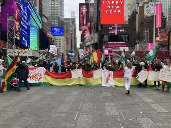 Bolivianos protestan en EEUU exigiendo
 la liberación de Luis Fernando Camacho 